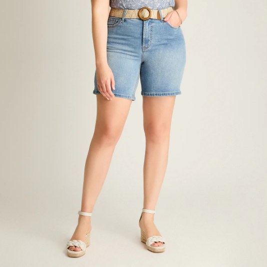 BERMUDA DENIM CON CINTURON CALCE NORMAL